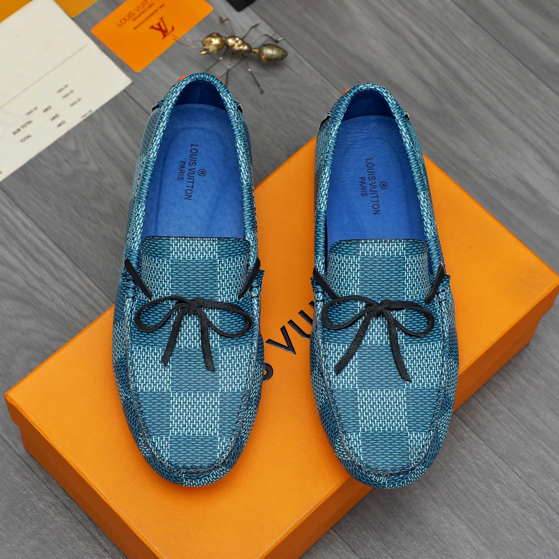 Men's shoes 💰400 Product trademark: LV "Louis Vuitton" casual slip-on shoes Regular size: 38-45 (45 is custom-made and non-returnable) Product materials: Selected high-quality plaid cowhide upper, pigskin lining, rubber outsole